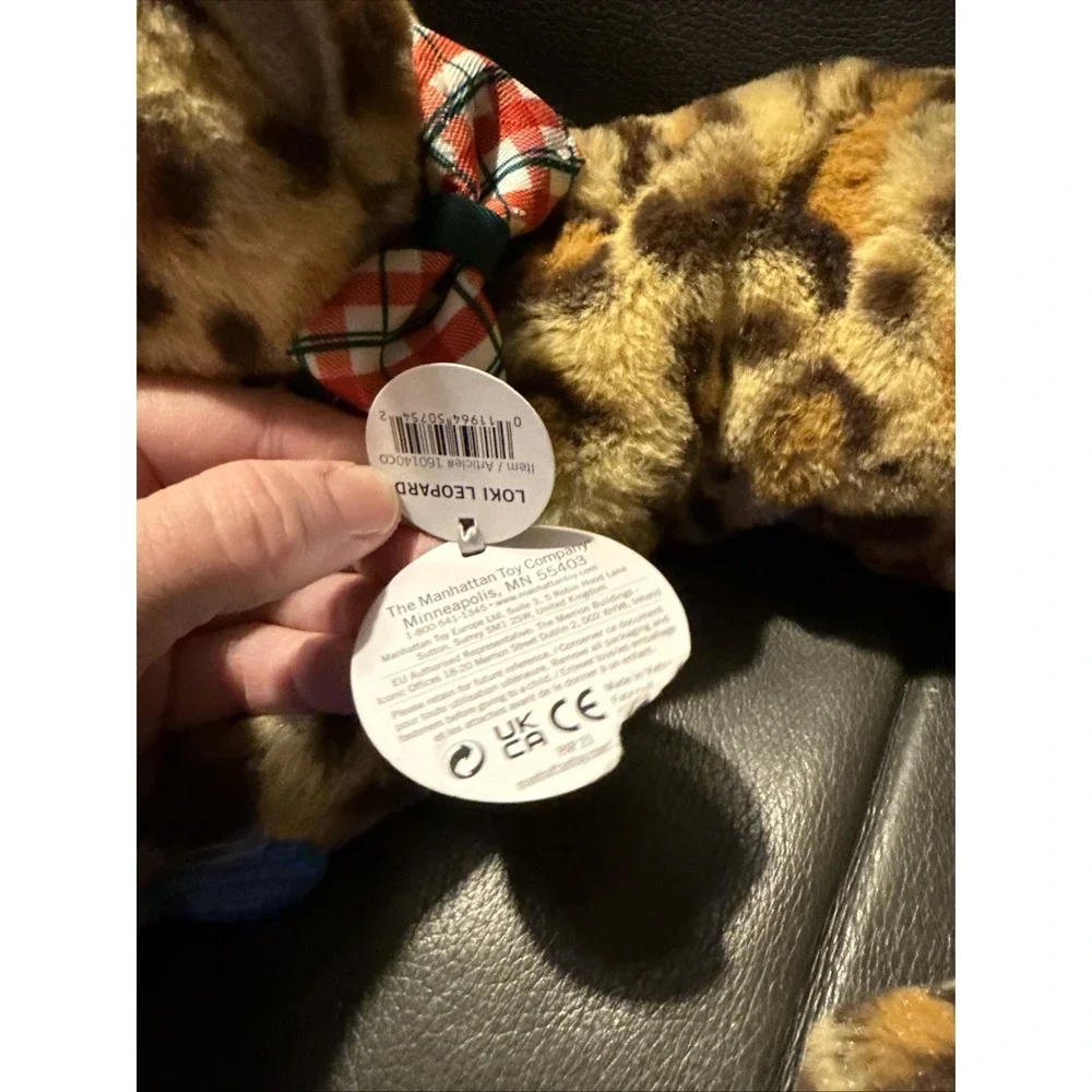 NWT Manhattan Toy Loki Leopard Stuffed Plush Cat Magnetic Front Paws & Mouse Toy